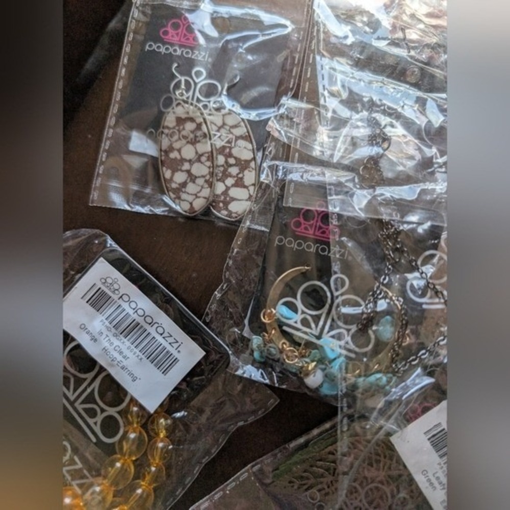 Costume Jewelry Apx 40 Asst Pieces